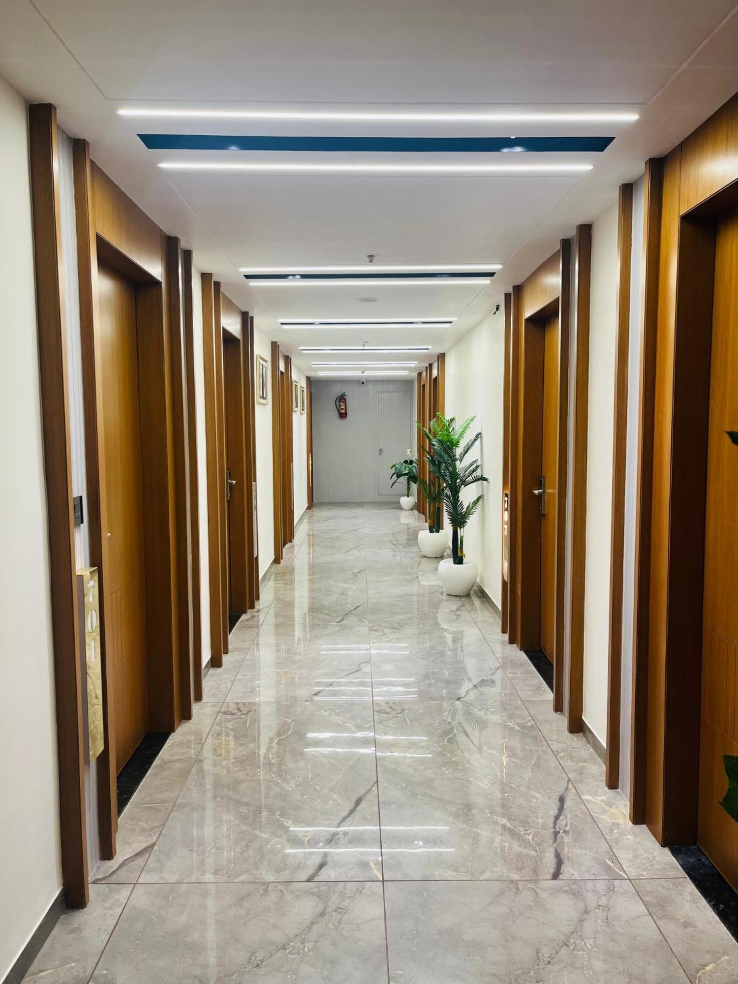 Hotel Royal Empire Gandhinagar Exterior foto